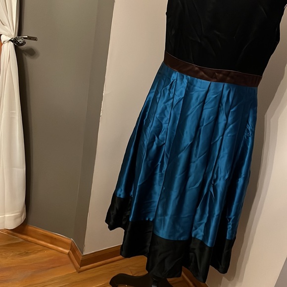 Alfani shimmery, beautiful pleated Dress 💯% Silk - Picture 8 of 14